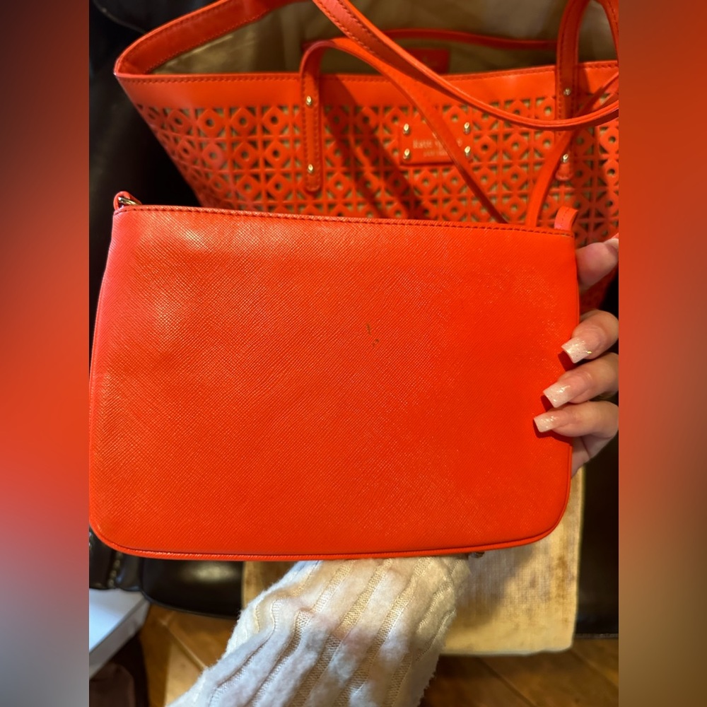 Beautiful Kate Spade - Picture 5 of 12